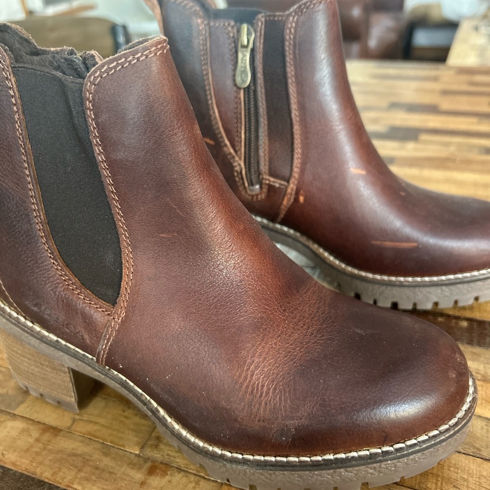 Artica Brown Leather Ankle Boots